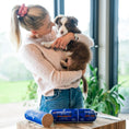 Load image into Gallery viewer, Farmers Mate - Ultra Premium Fresh Dog Food - owner with puppy and roll

